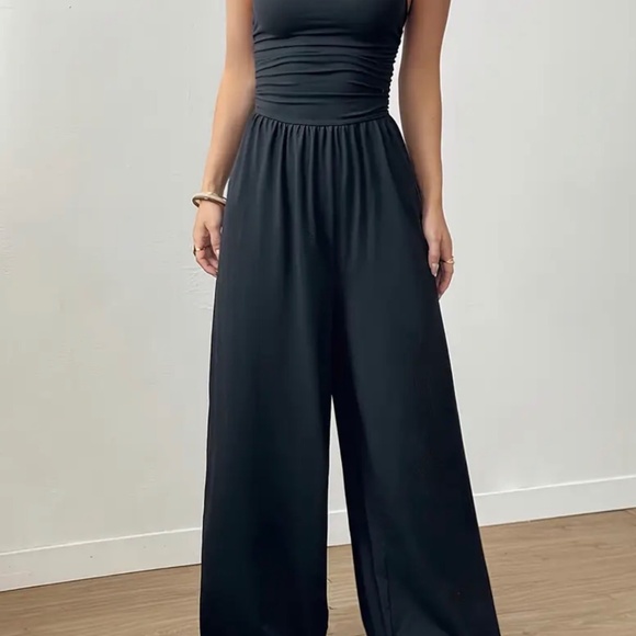 Woman’s romper - Picture 3 of 3